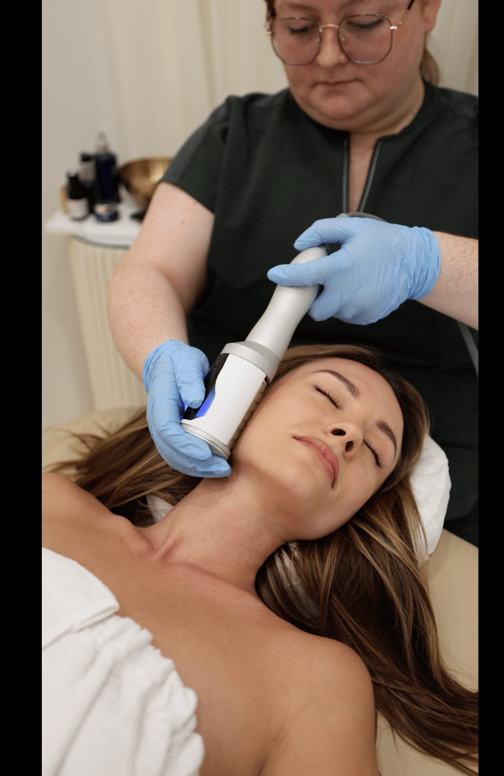 Endospheres therapy session showing the non-invasive treatment being performed safely at a wellness spa