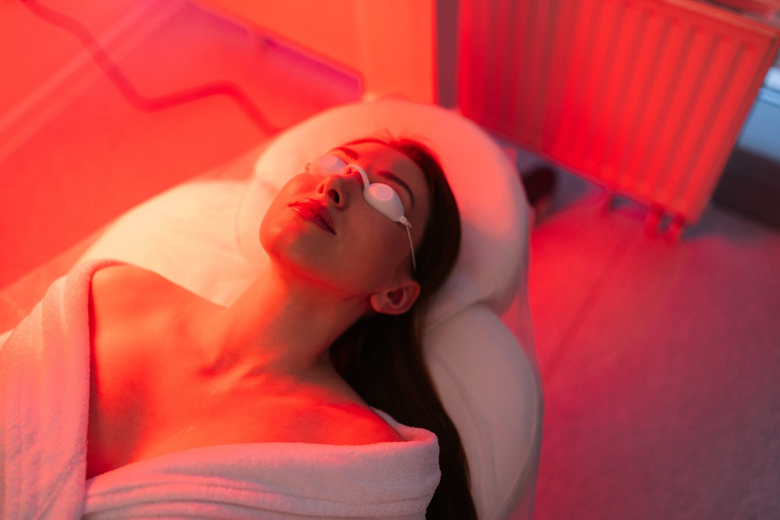 red light therapy panels targeting skin cells